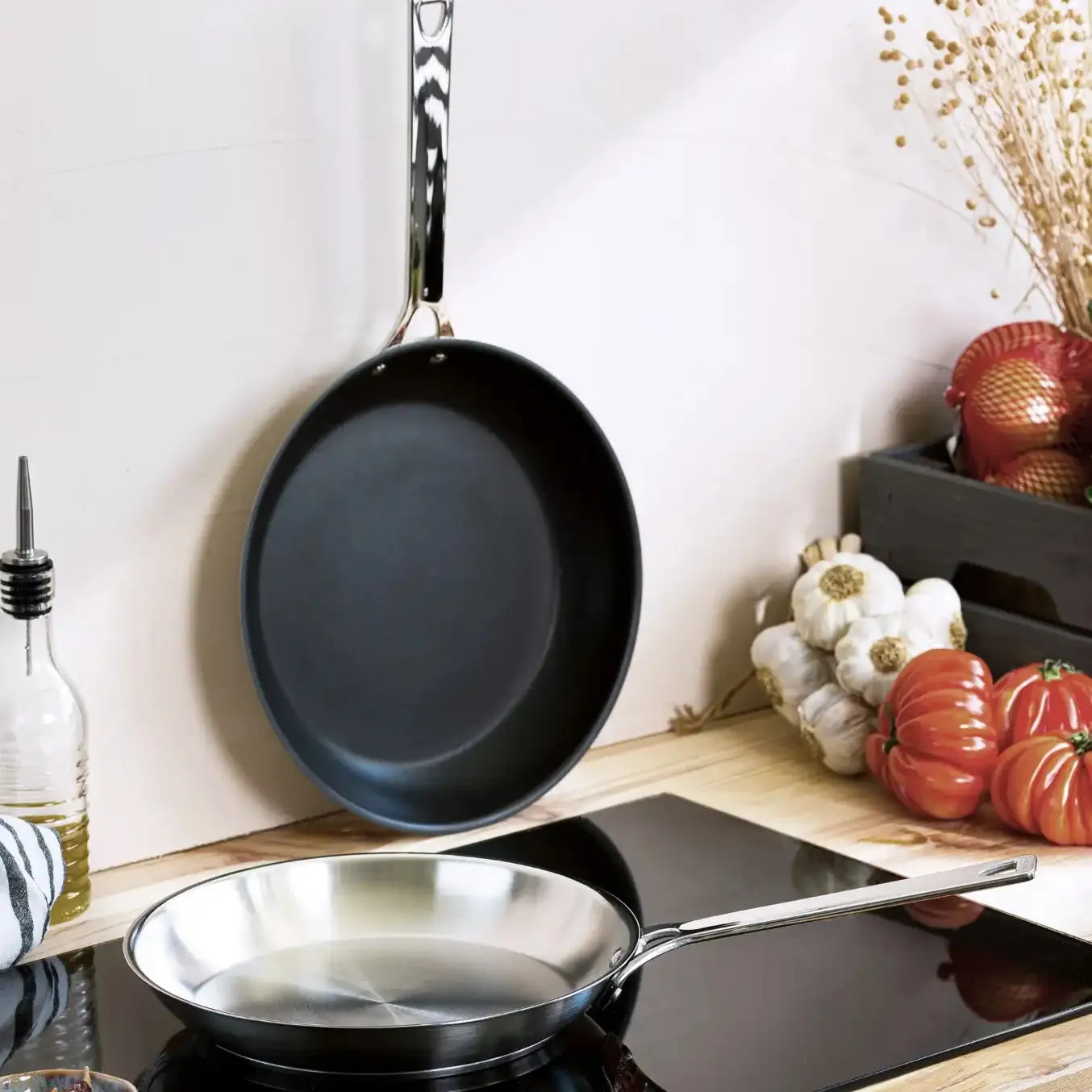 2 Mixed Frying pans set