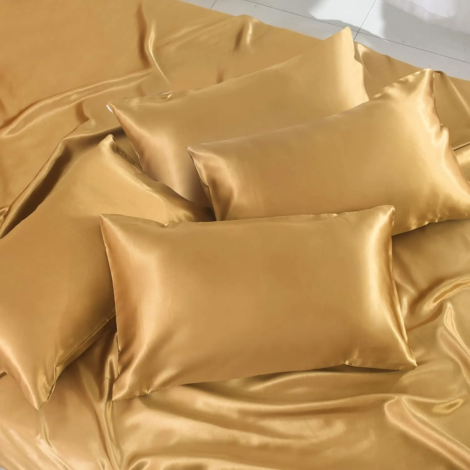 6PC Luxury Gold Satin Set – Includes Duvet Cover, Fitted Sheet & Pillowcases