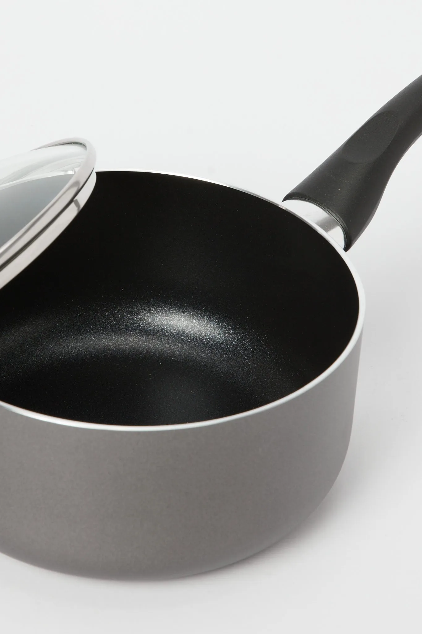 Black Aluminum Non Stick Saucepan With Glass Lid (18Cm)