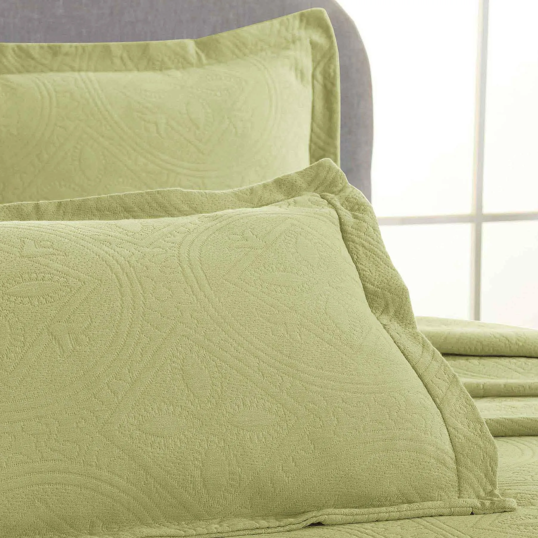 Celtic Circle Cotton Jacquard Matelasse Bedspread Set