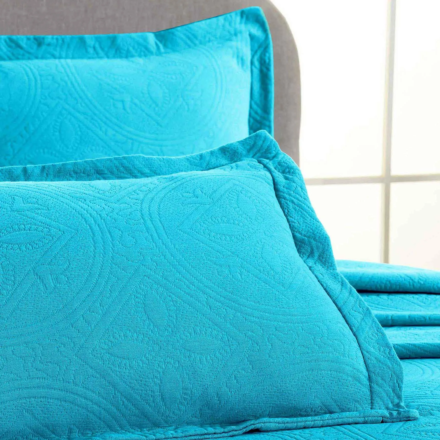 Celtic Circle Cotton Jacquard Matelasse Bedspread Set