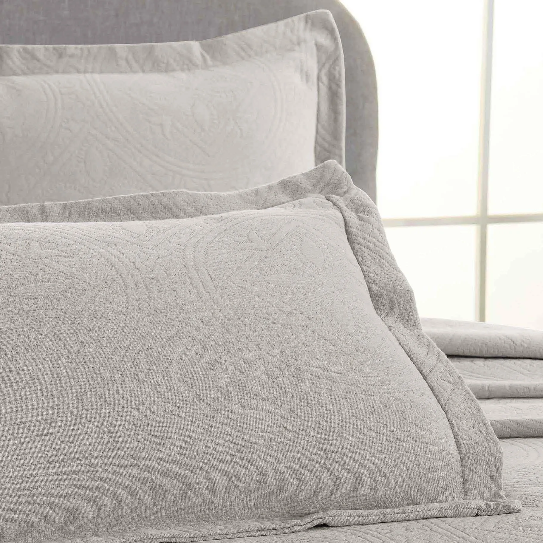 Celtic Circle Cotton Jacquard Matelasse Bedspread Set