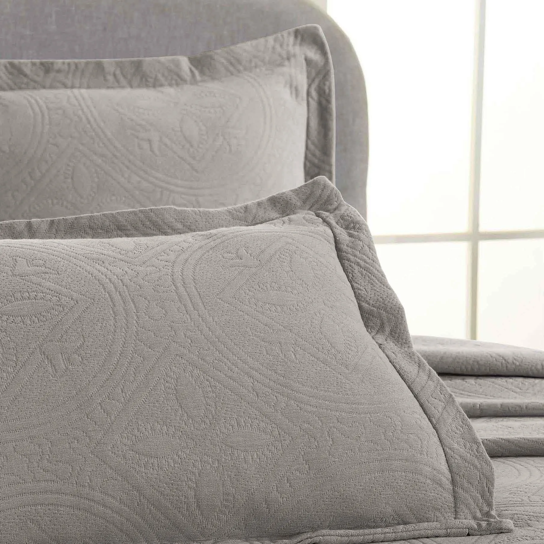 Celtic Circle Cotton Jacquard Matelasse Bedspread Set