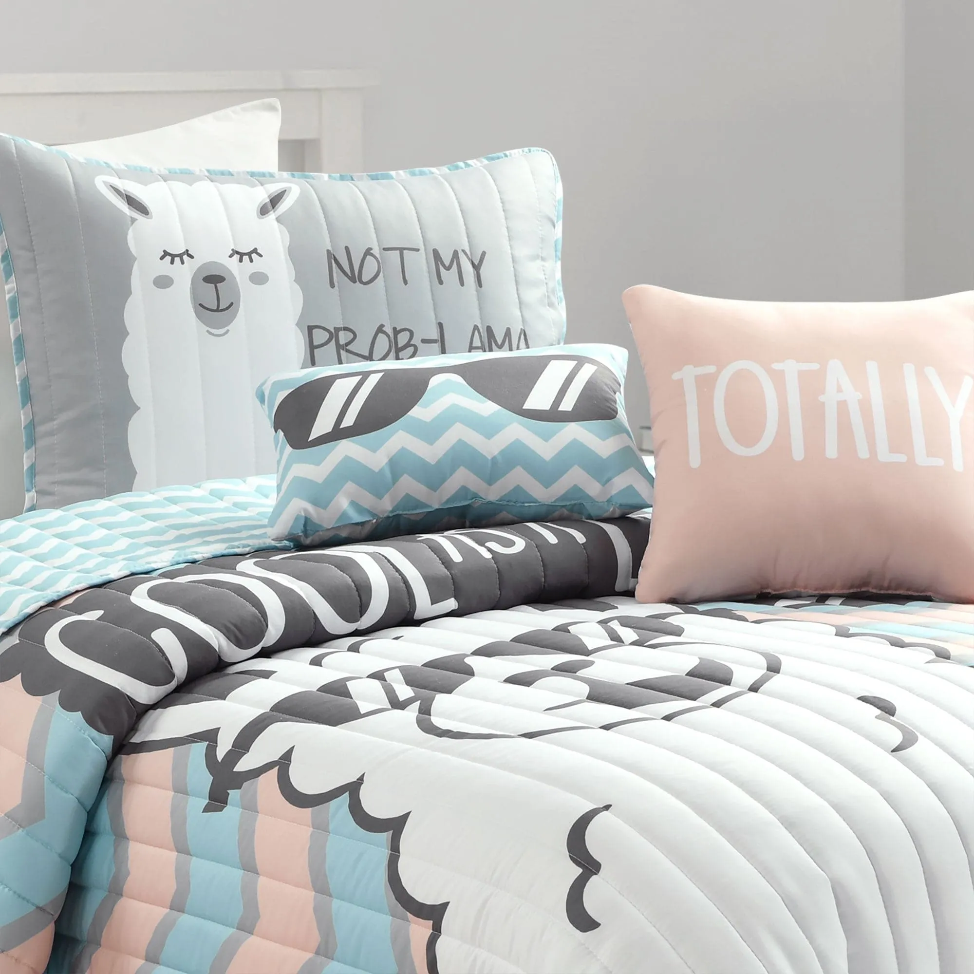 Cool As Llama Reversible Quilt Set