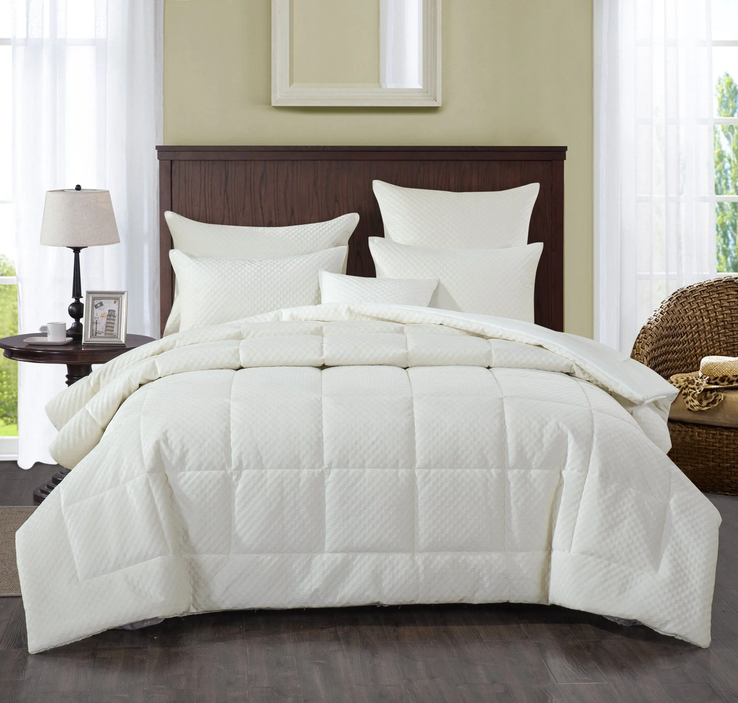 DaDa Bedding Dreamy Soft Velvet Ivory White Plush Velour Tufted Quilted Comforter Set (JHW861)