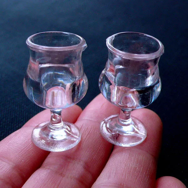 Dollhouse Madeira Wine Glass | Miniature Plastic Glassware | Doll House Craft | Miniature Drink Making | Kawaii Charm DIY (2pcs / 17mm x 28mm / Clear)