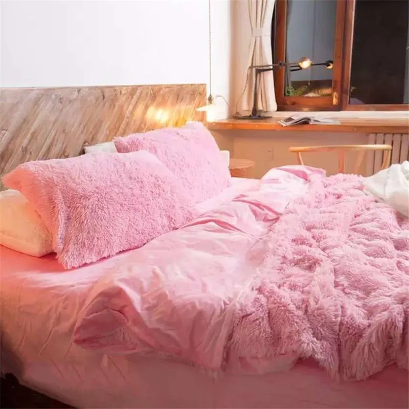 Full Size Solid Pink Princess Style Luxury 4-Piece Fluffy Bedding Sets/Duvet Cover