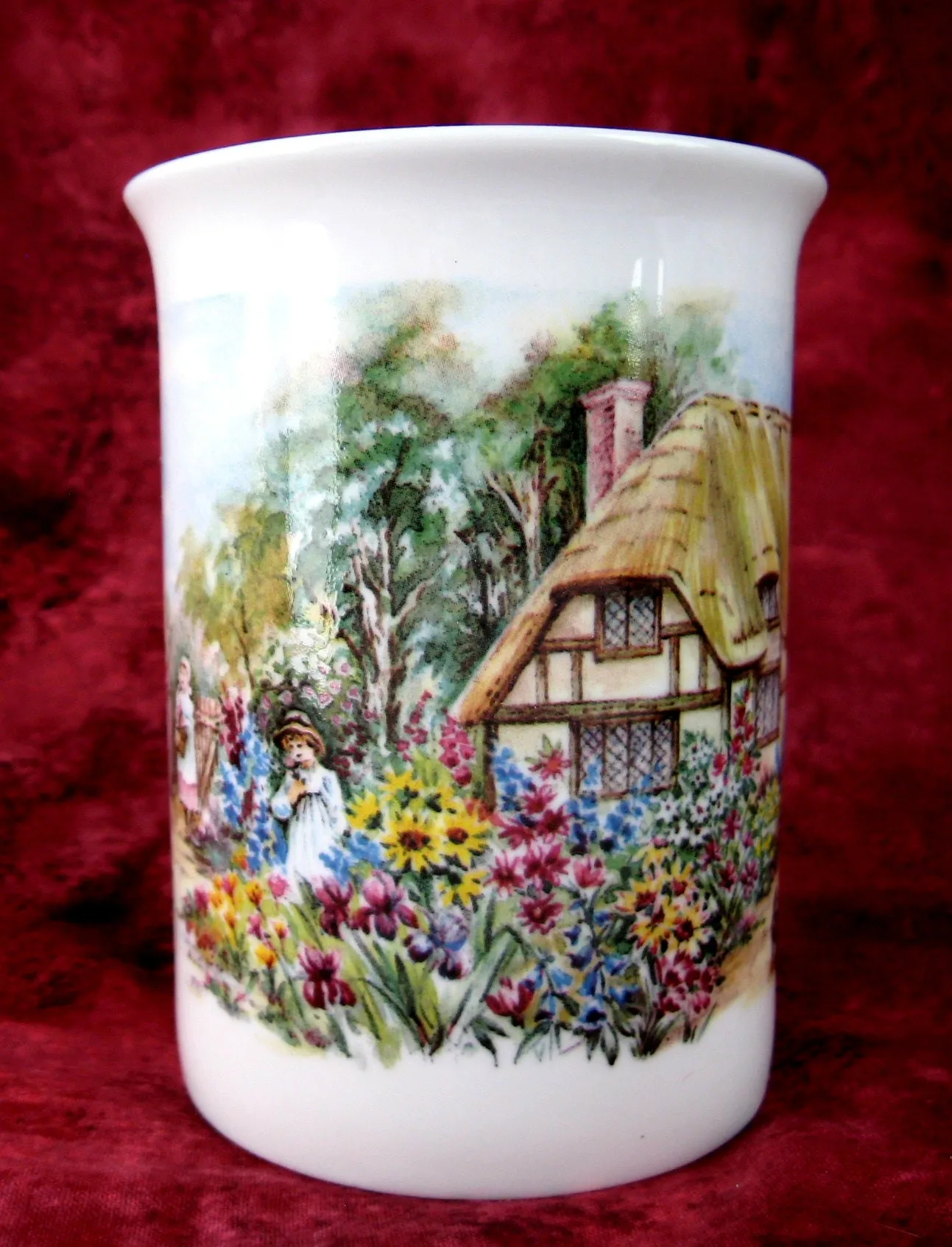 Mug English Thatched Cottage Cappers Cottage Anne Hathaways Bone China