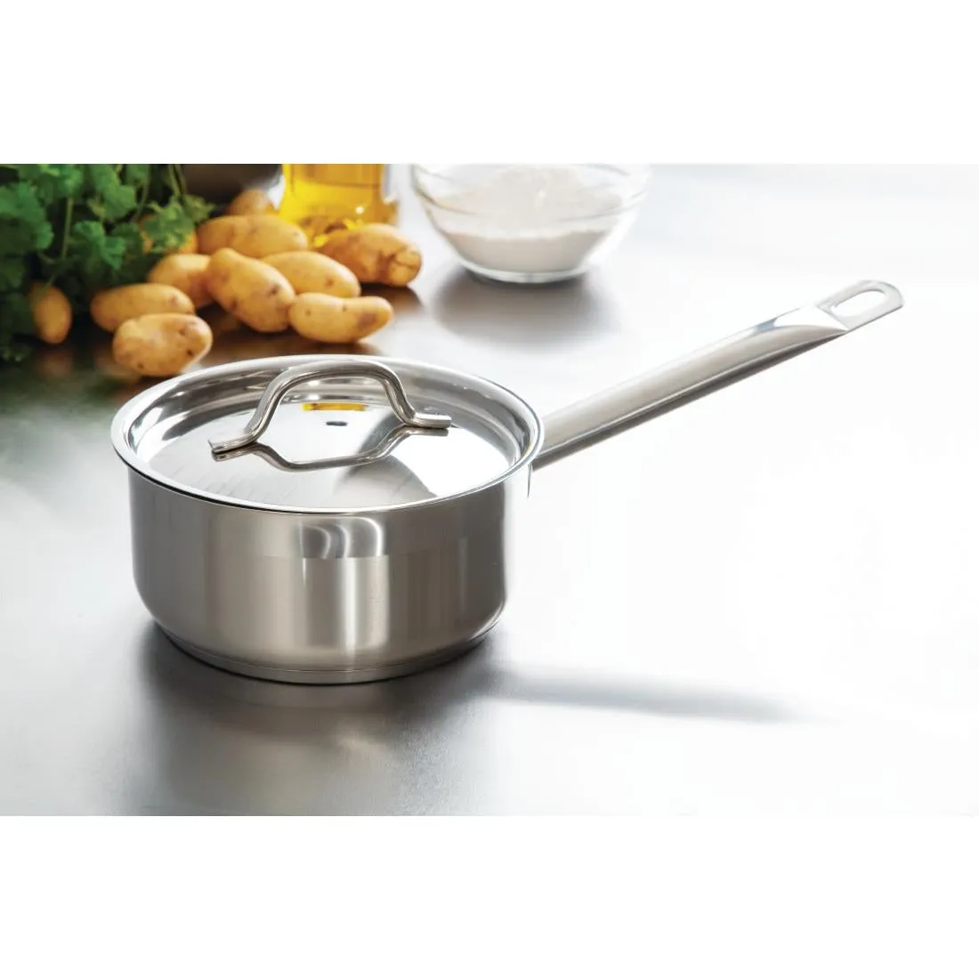 Nisbets Essentials Stainless Steel Saucepan With Lid 16cm - DF670