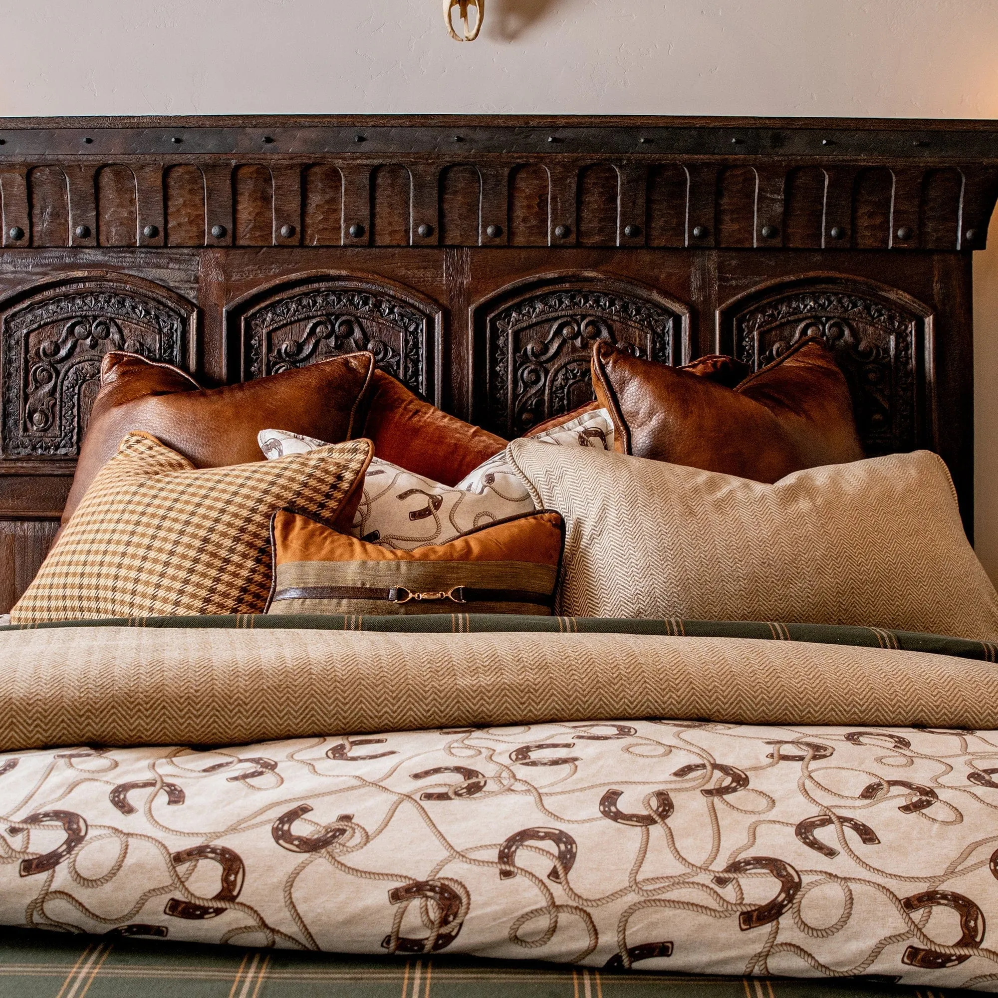 Pierre Horseshoes Bedding Set