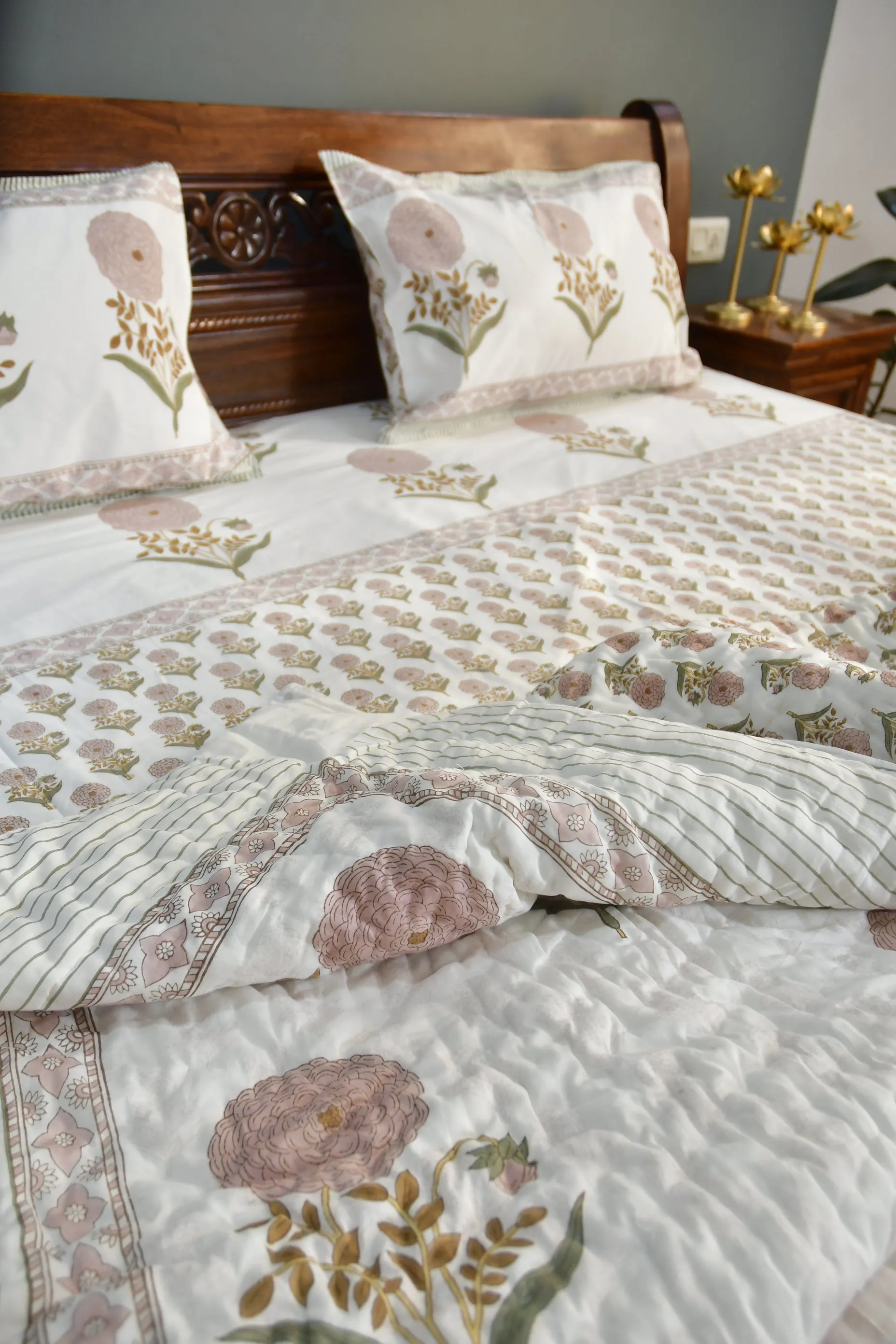 Pink Phool Dreamscape: Bedding set Hand-Blocked Floral Paradise