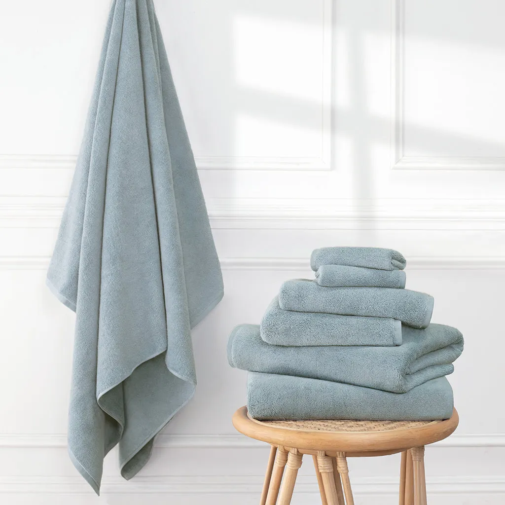 Plush Coastal Blue Towel Spa Bundle (2 Wash   2 Hand   4 Bath Towels)