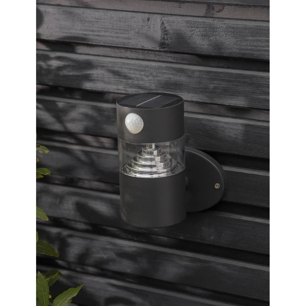 Putney Solar Wall Light | Black