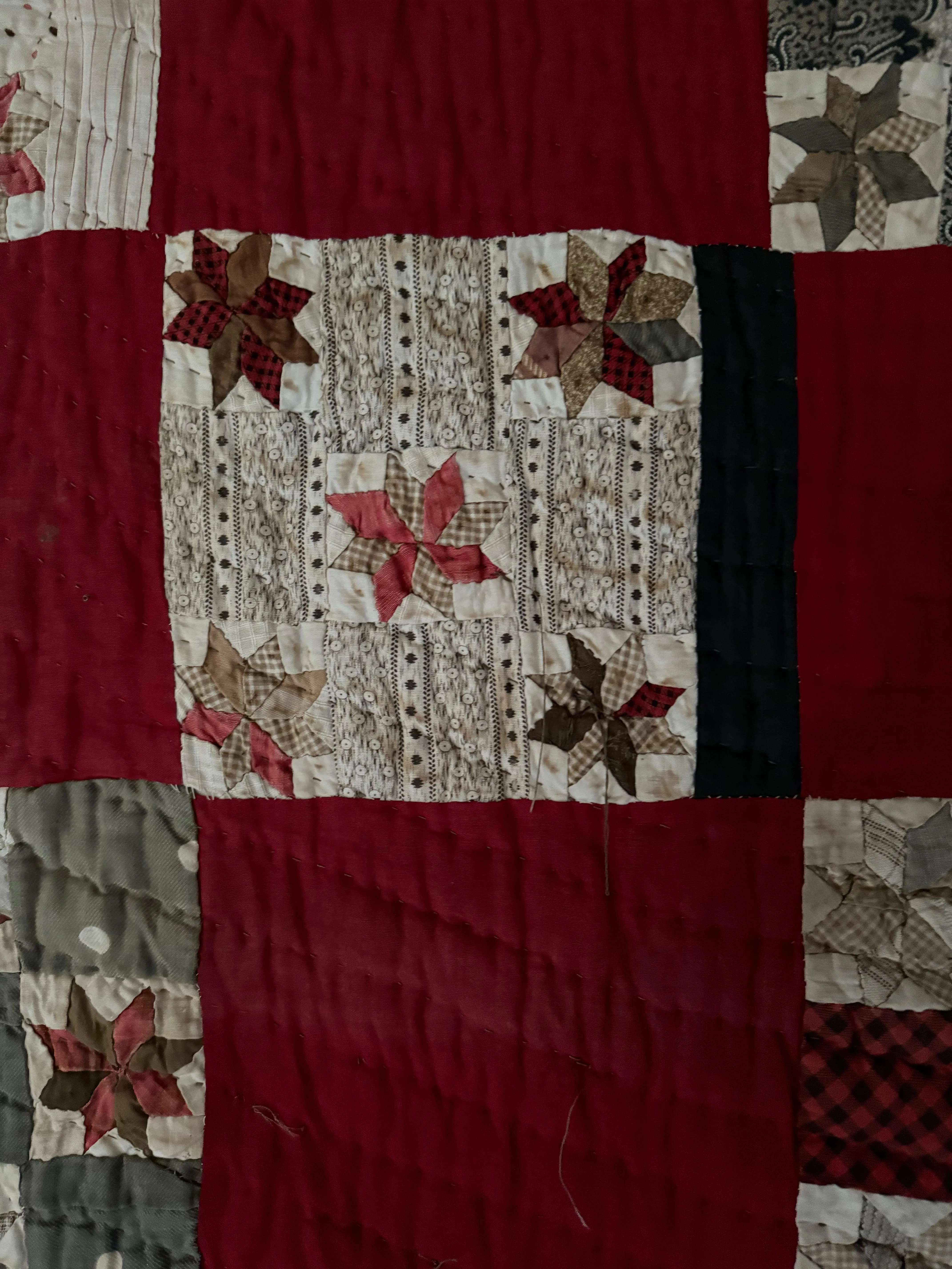 Vintage Handmade Quilt - Black   Red